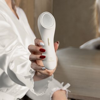 Masażer liftingujący do twarzy z funkcją ciepła i chłodzenia FashionTV FTV-0137 Matte Cream-Gold Collection