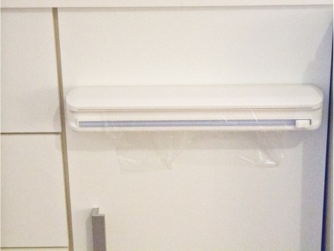 Dozownik kuchenny do folii spożywczej obcinacz