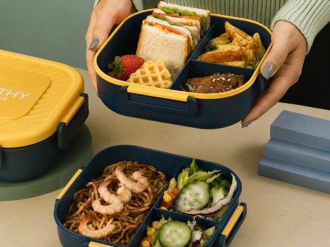 Lunchbox śniadaniówka pojemnik na śniadanie obiad z przegródkami sztućce