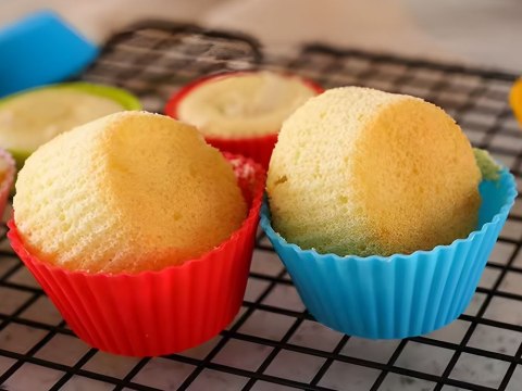 Foremki silikonowe na babeczki desery muffinki papilotki do pieczenia 12szt