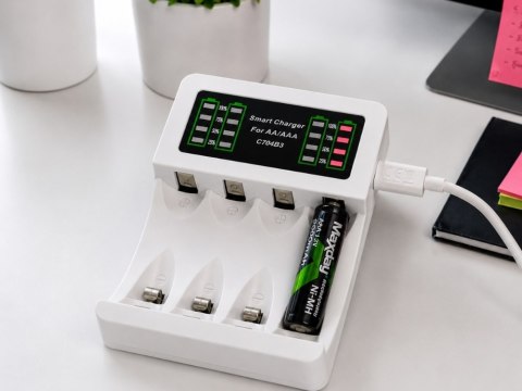 Ładowarka do akumulatorków aa aaa led + 4 akumulatorki aa kabel usb-c