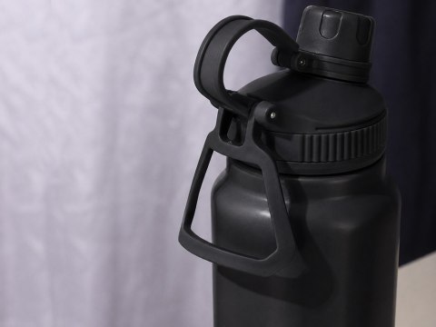 Termos bidon termiczny kubek pojemny 700ml z uchwytem na ciepłe i zimne